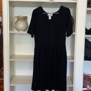 Mary McFadden black dress. Size Large.